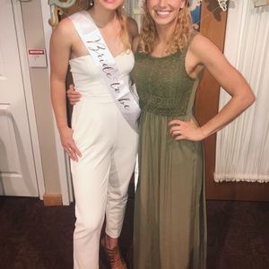 👰🏽💐Express | White Jumpsuit Sweetheart Neckline